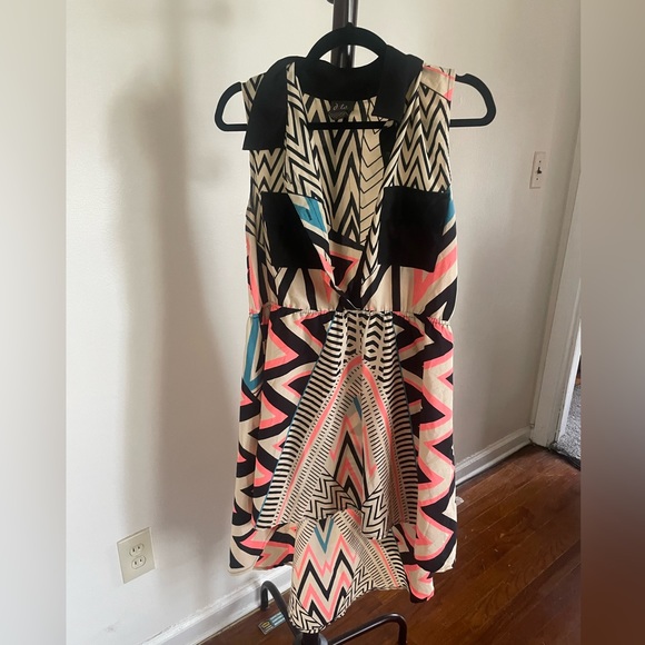 Dresses & Skirts - Sleeveless Geometric Print Dress in Cream, Black, Pink & Blue